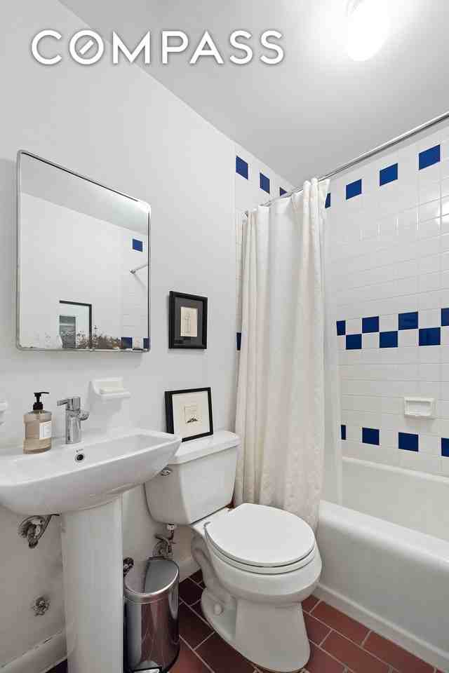 260 W 10th St #1E - Photo 5 of 9