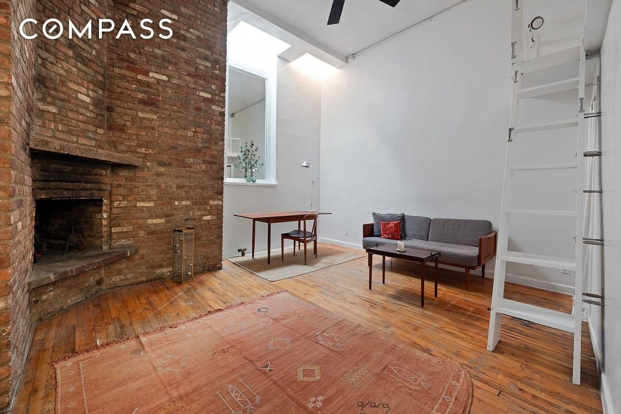 260 W 10th St #1E - Photo 7 of 9