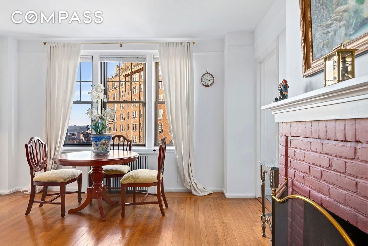 302 W 12th St #12C - Photo 2 of 13