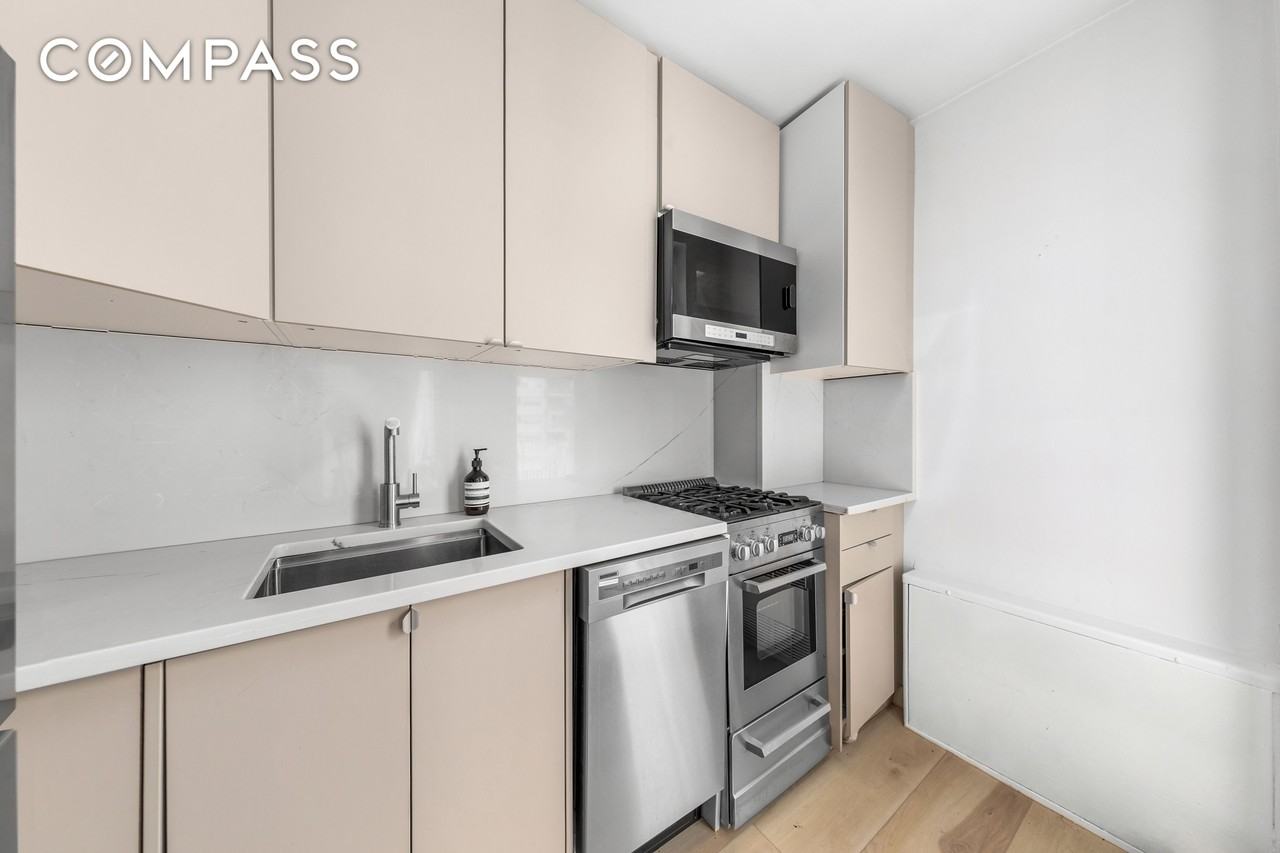 1160 3rd Ave #12C - Photo 4 of 5