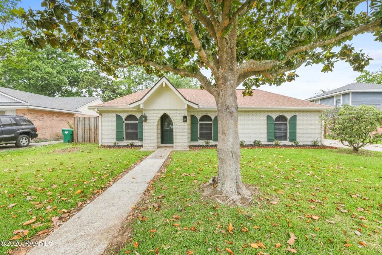 106 Seattle St - Photo 3 of 32