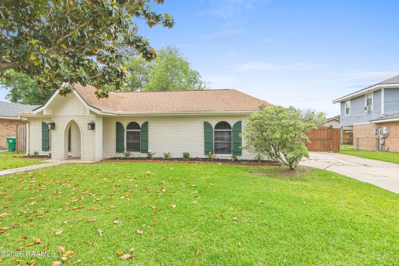 106 Seattle St - Photo 4 of 32