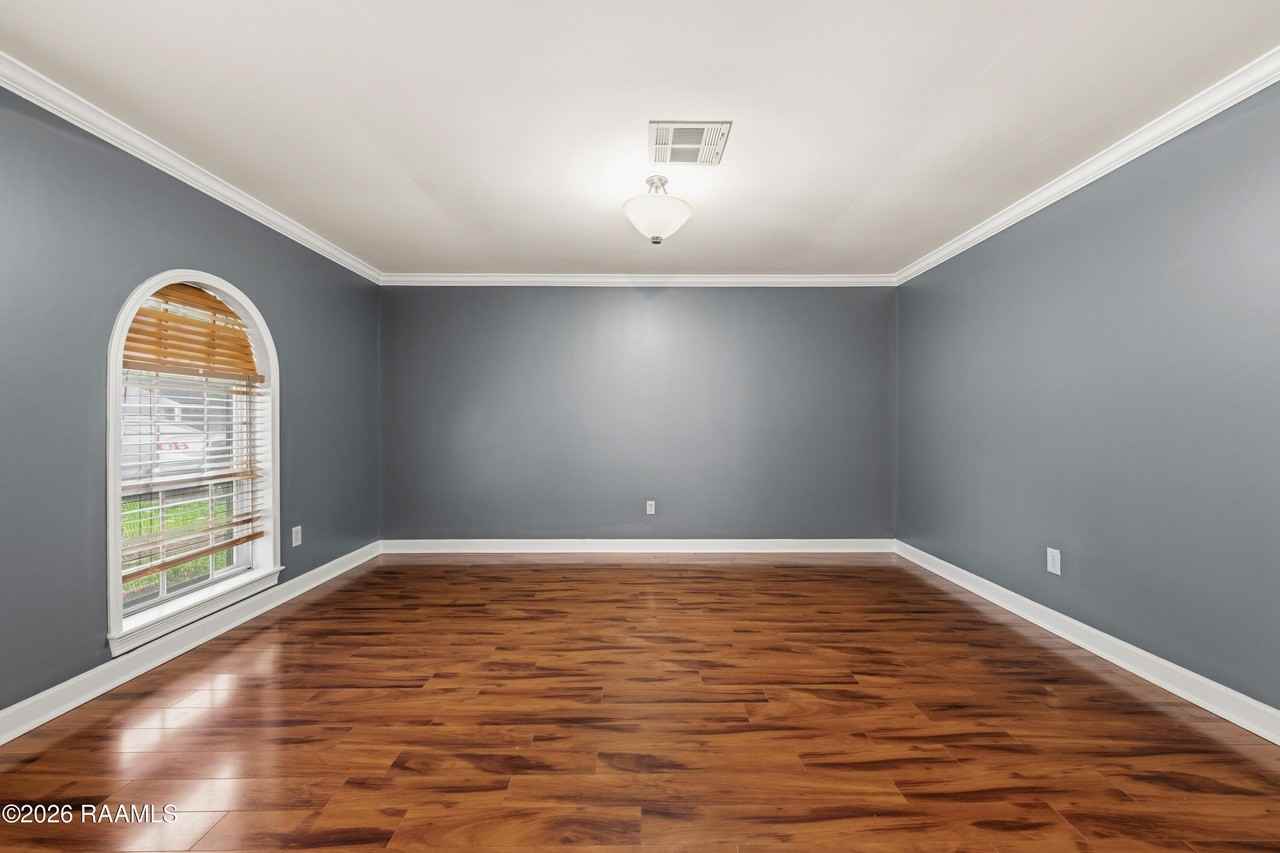 106 Seattle St - Photo 7 of 32