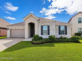 featured image of 115 Rue Chateau Royal