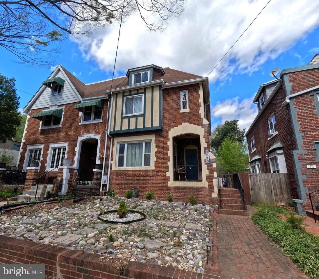 1513 Van Buren St Nw