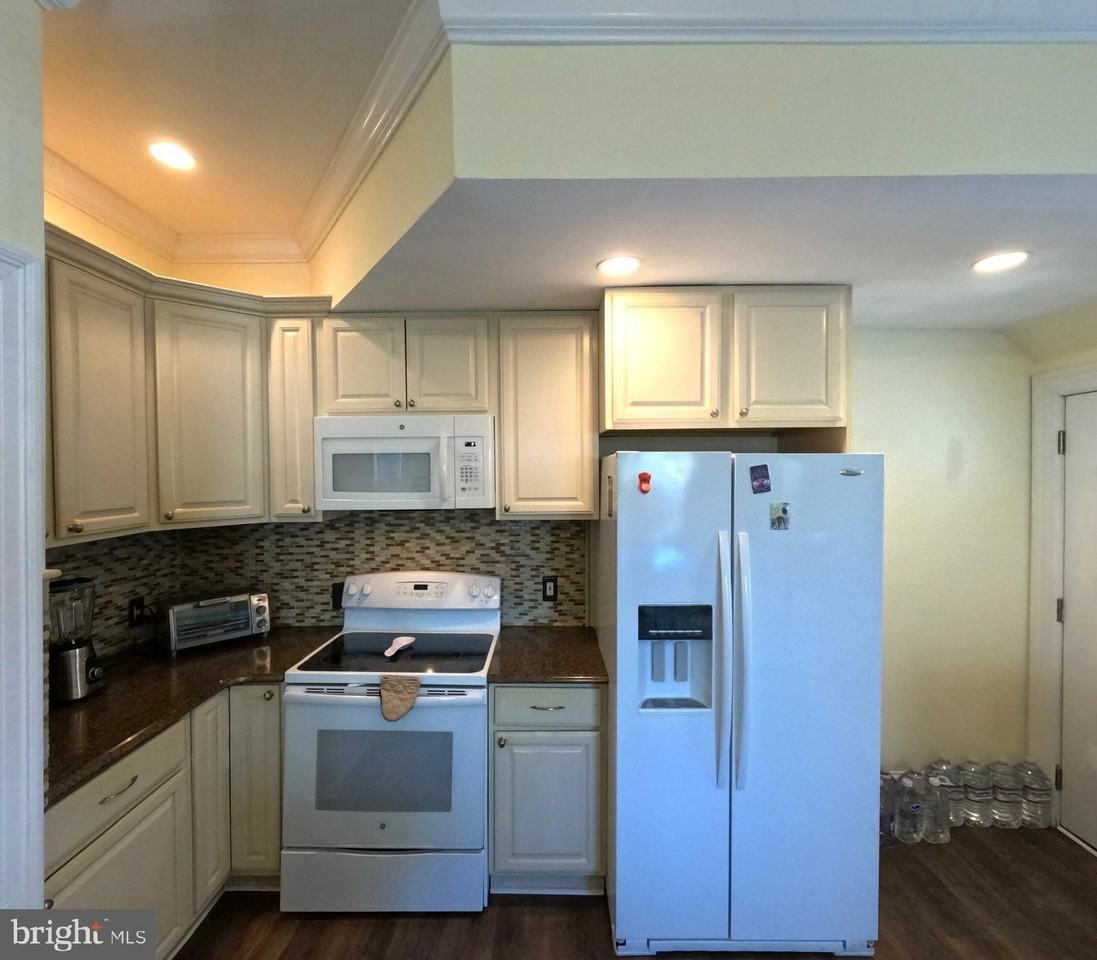 1513 Van Buren St Nw - Photo 6 of 25