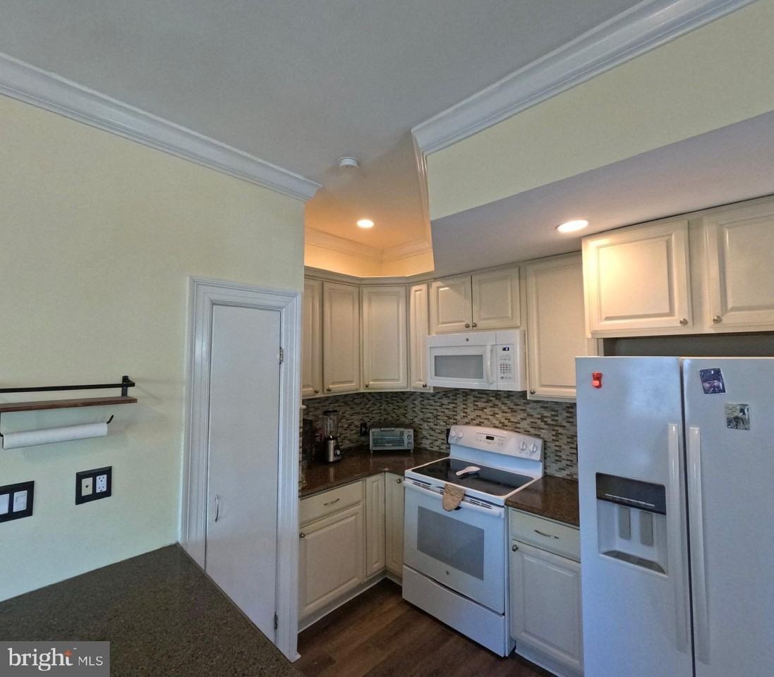 1513 Van Buren St Nw - Photo 7 of 25