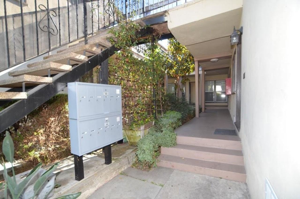 4128 W Adams Blvd #1