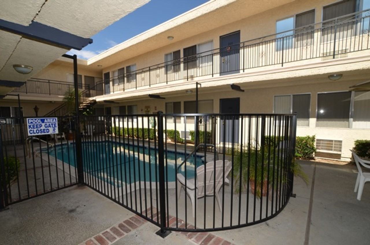 Radford Manor...BE PART Of THE TRENDY VALLEY VILLAGE!! CALL NOW! - Photo 2 of 5