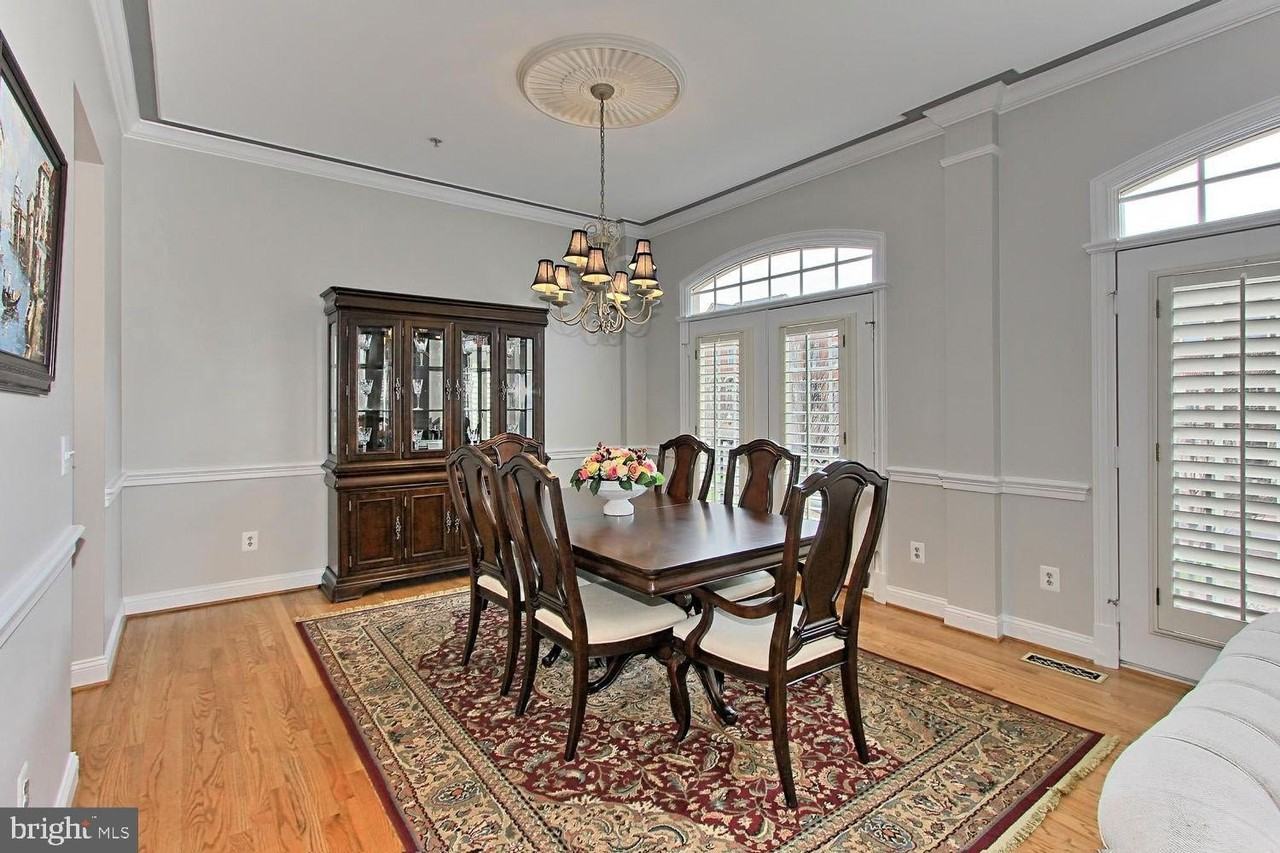 5238 Bessley Pl - Photo 5 of 32