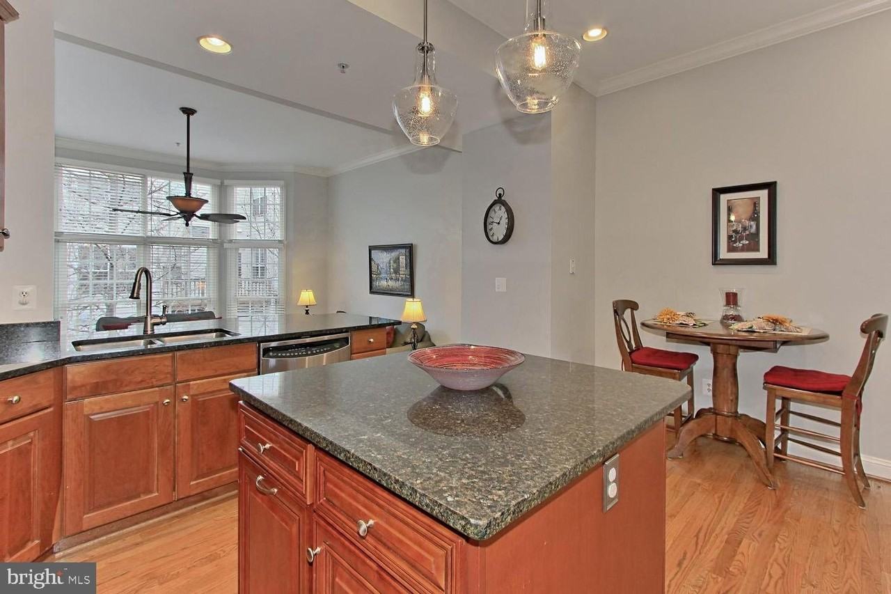 5238 Bessley Pl - Photo 7 of 32