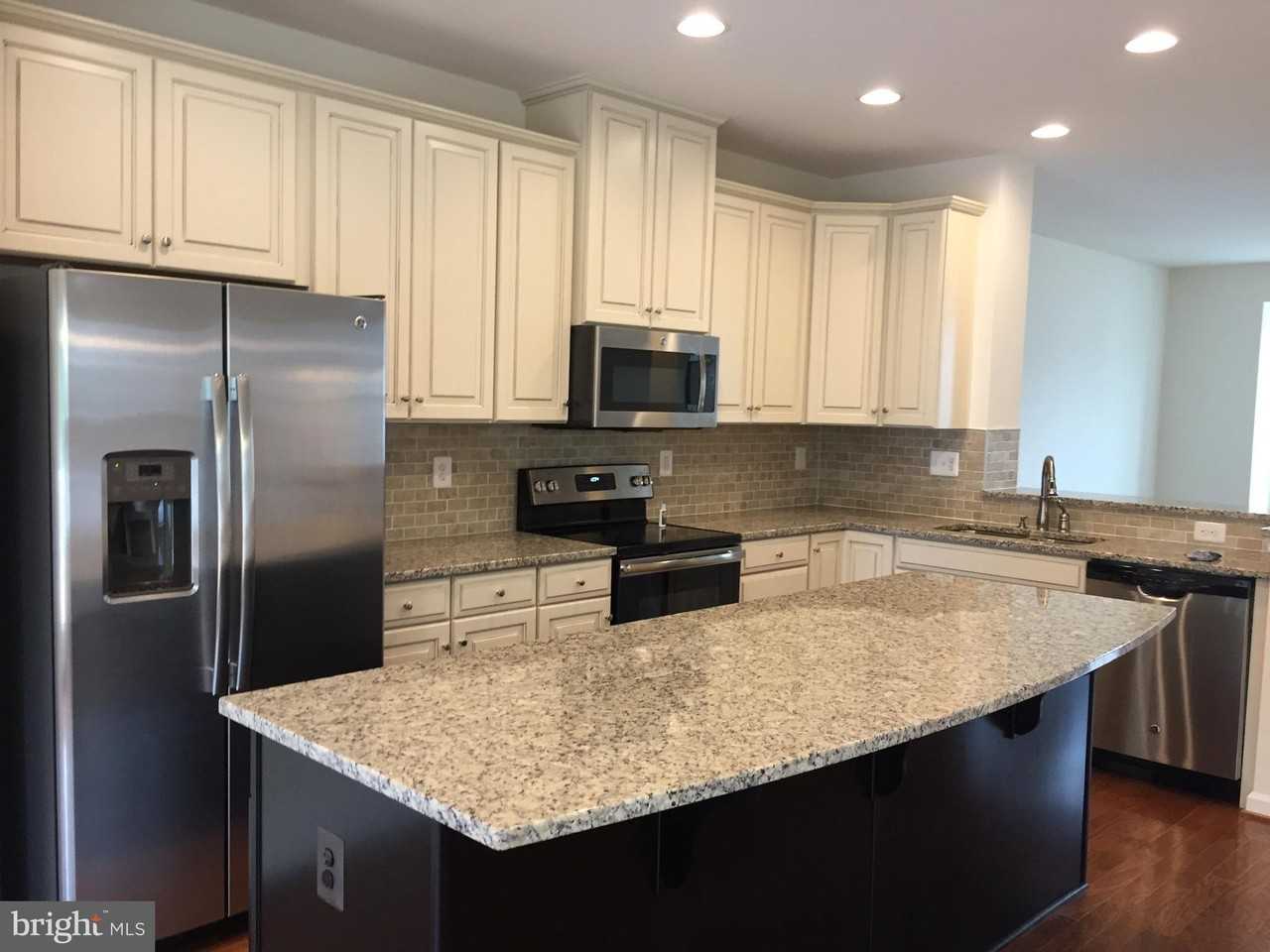 10749 Hinton Way - Photo 3 of 18