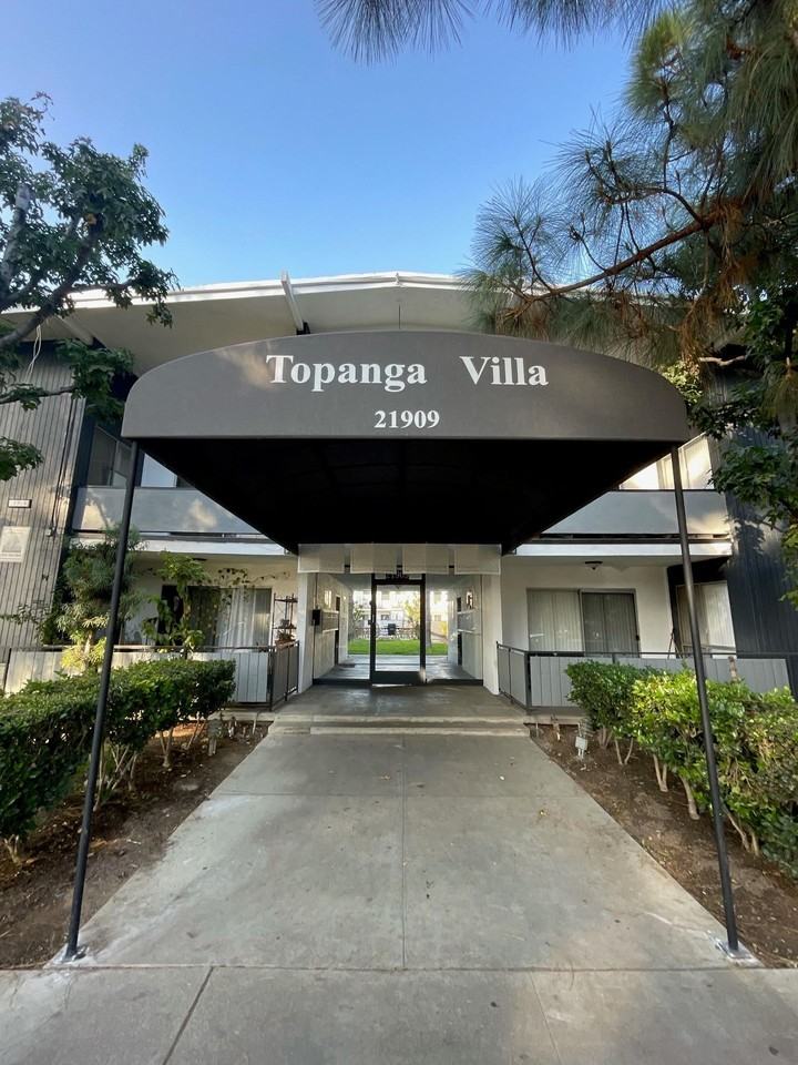 Topanga Villa Apartments...Bright & Spacious Apartments! CALL NOW! - Photo 4 of 4