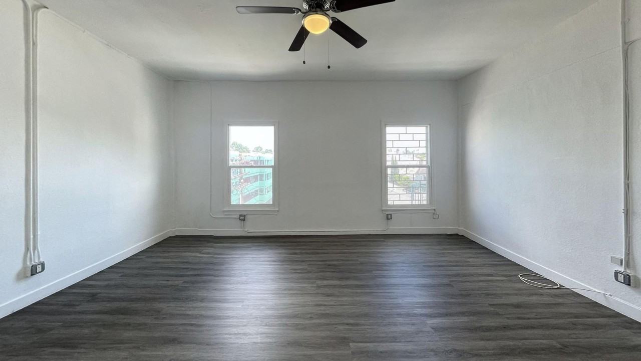 BU1 - 501 Burlington Apts - Photo 2 of 4