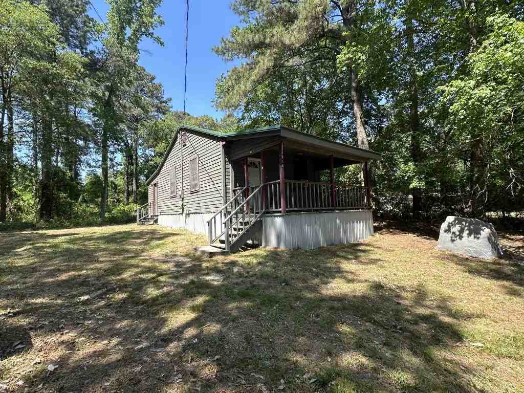 2564 Lakeview Dr - Photo 2 of 12