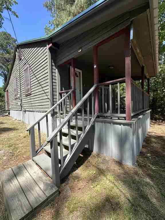 2564 Lakeview Dr - Photo 3 of 12