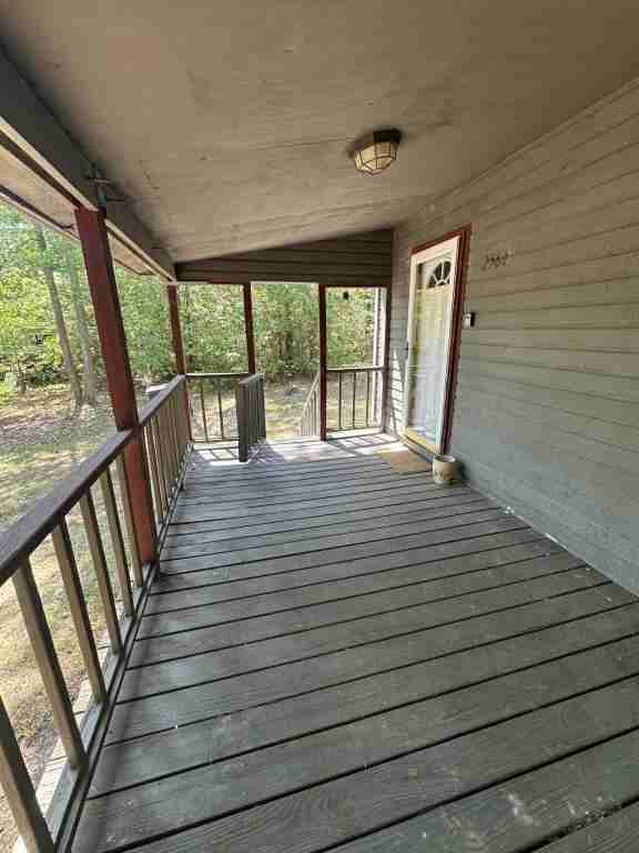 2564 Lakeview Dr - Photo 4 of 12