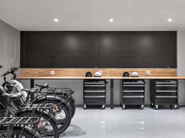 3862–3898 Cypress Bowl Rd - Photo 2 of 11