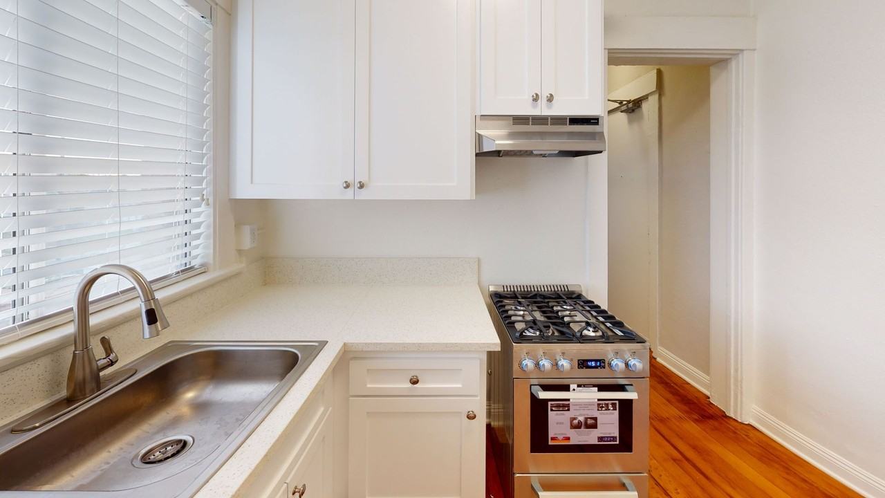 UNI - 1330 Union Apartments - Photo 4 of 4