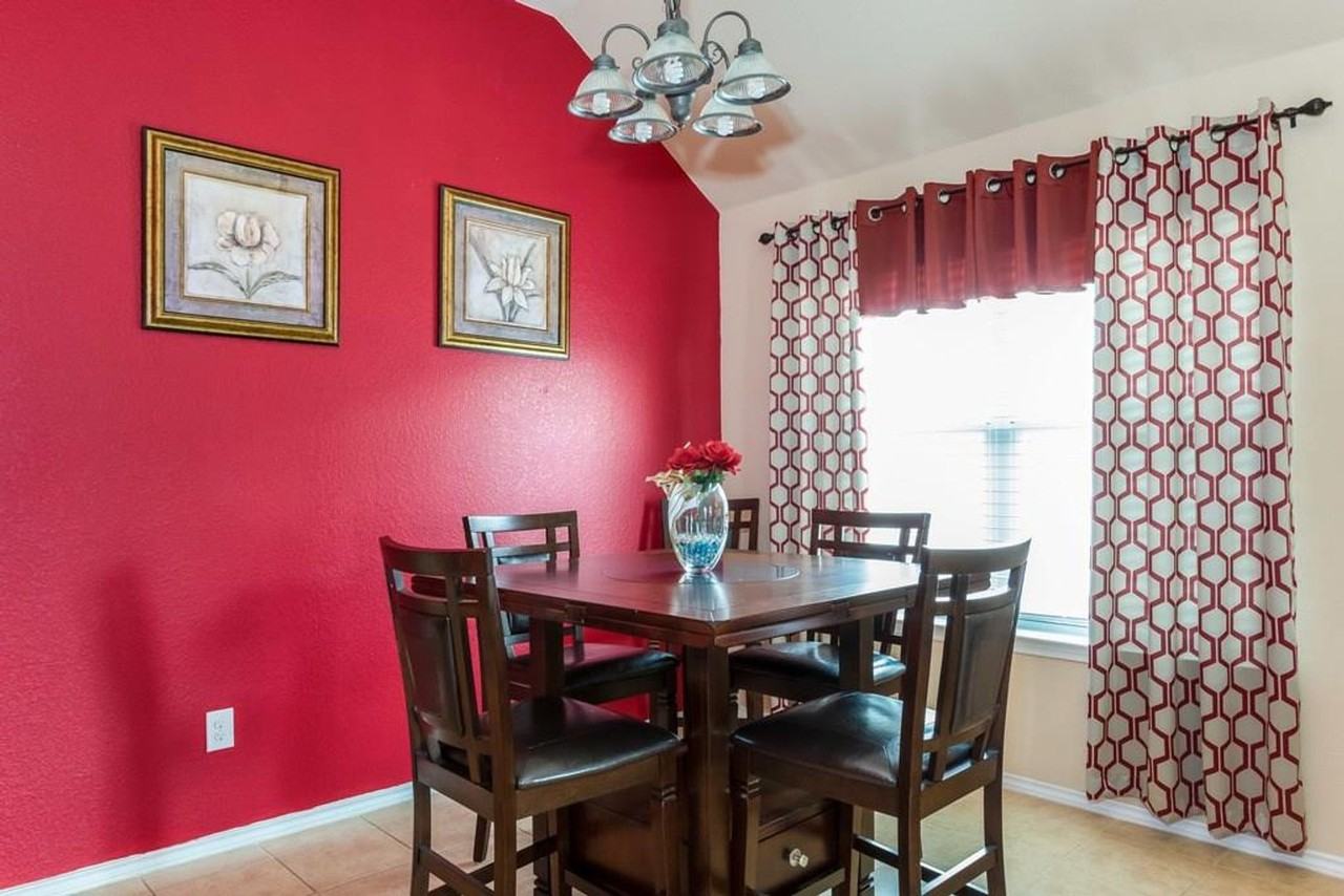 1261 Rainbow Parke Dr - Photo 4 of 19