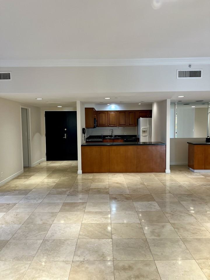 10445 Wilshire Boulevard #305 - Photo 6 of 22