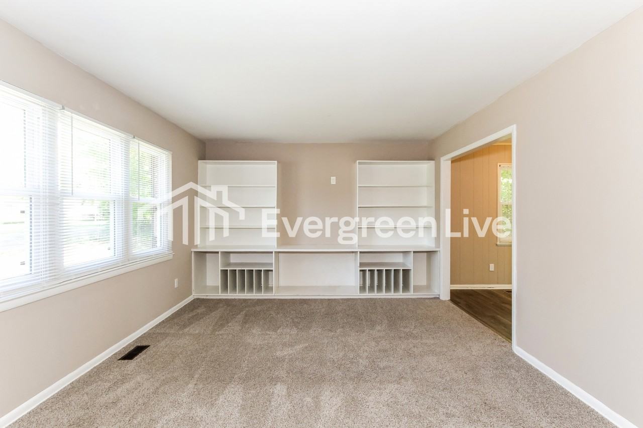 301 June Ave - Photo 3 of 15