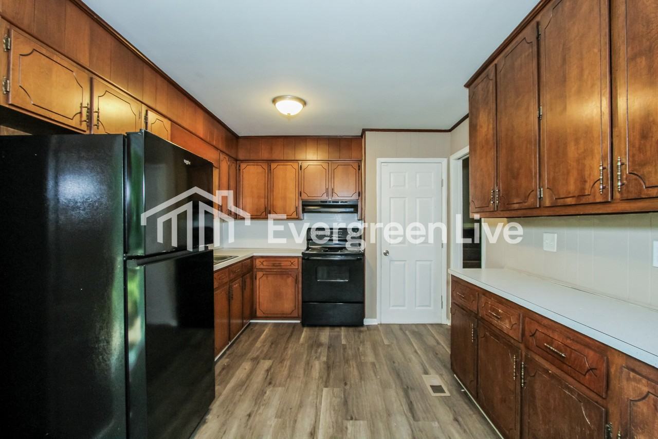 301 June Ave - Photo 6 of 15