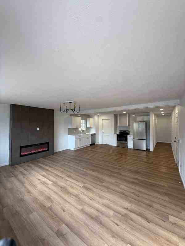 2807 E Bennett St - Photo 2 of 21