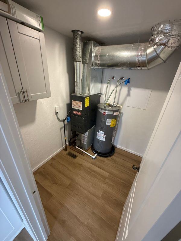 2807 E Bennett St - Photo 3 of 21