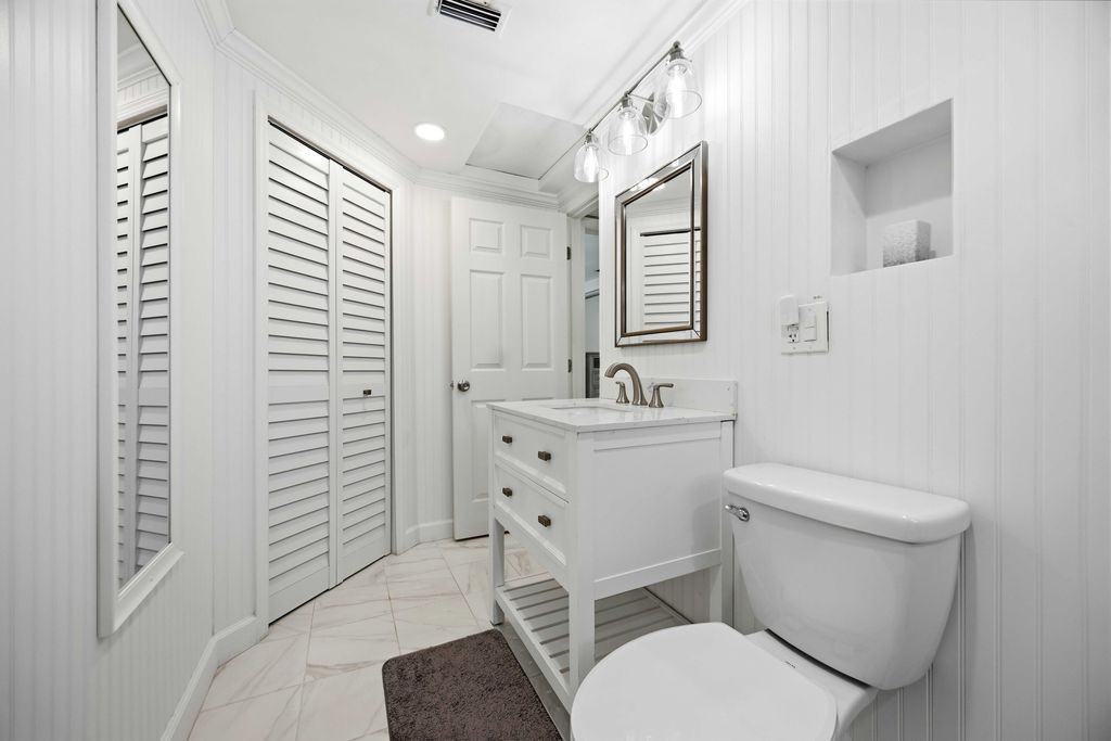 370 E Fray St - Photo 2 of 12