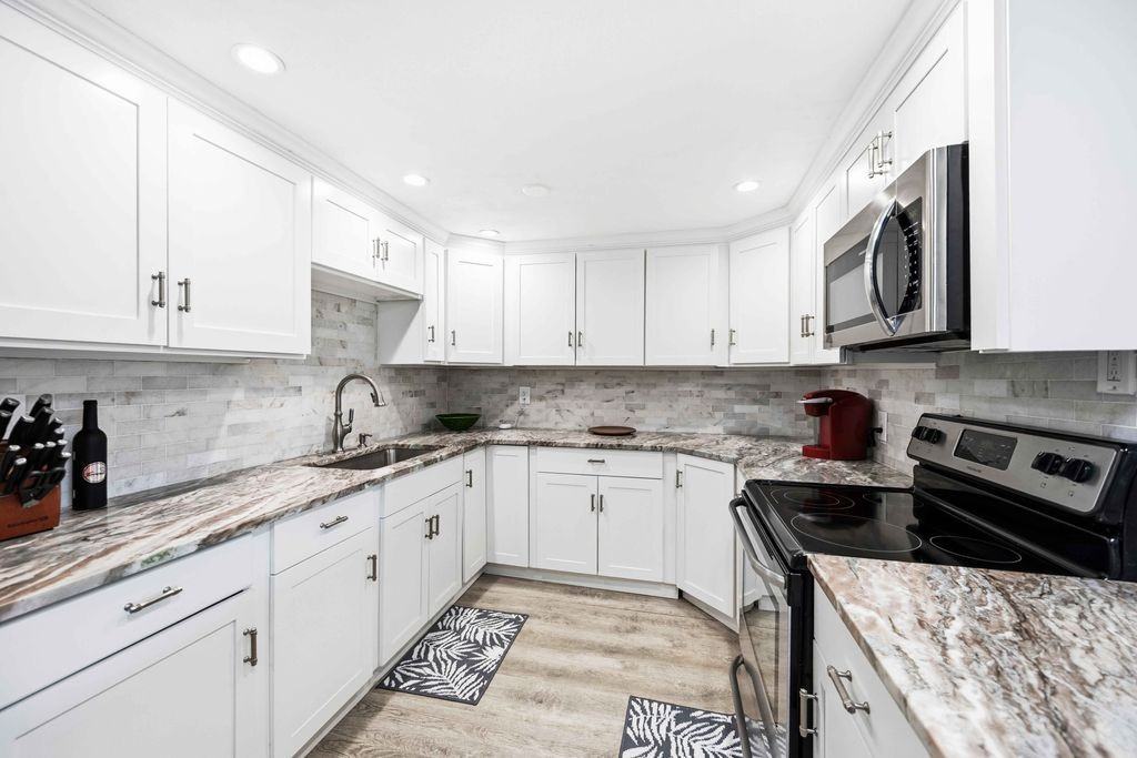 370 E Fray St - Photo 7 of 12