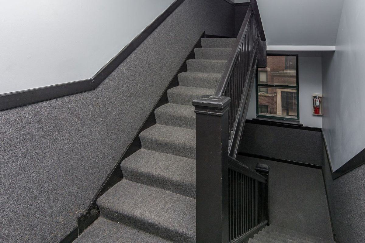 6133 S Indiana Ave - Photo 2 of 17