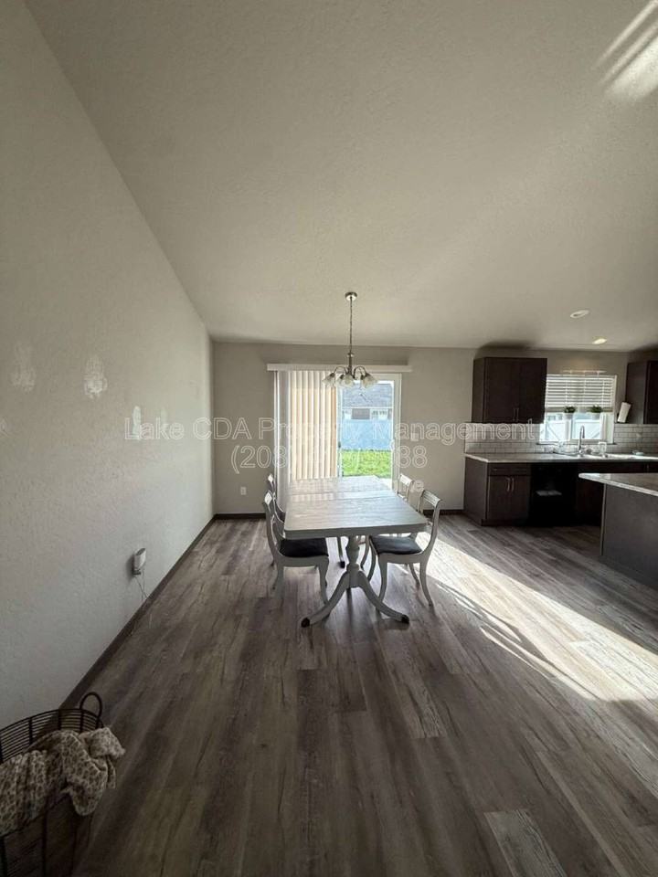 12905 N Bushel St - Photo 5 of 10