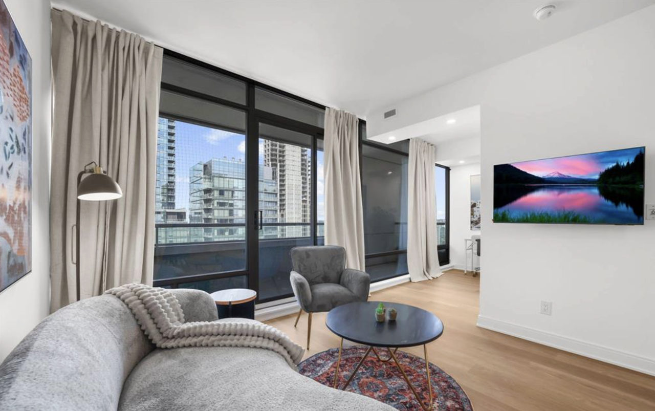 Yonge St & Yorkville Ave - Photo 6 of 15