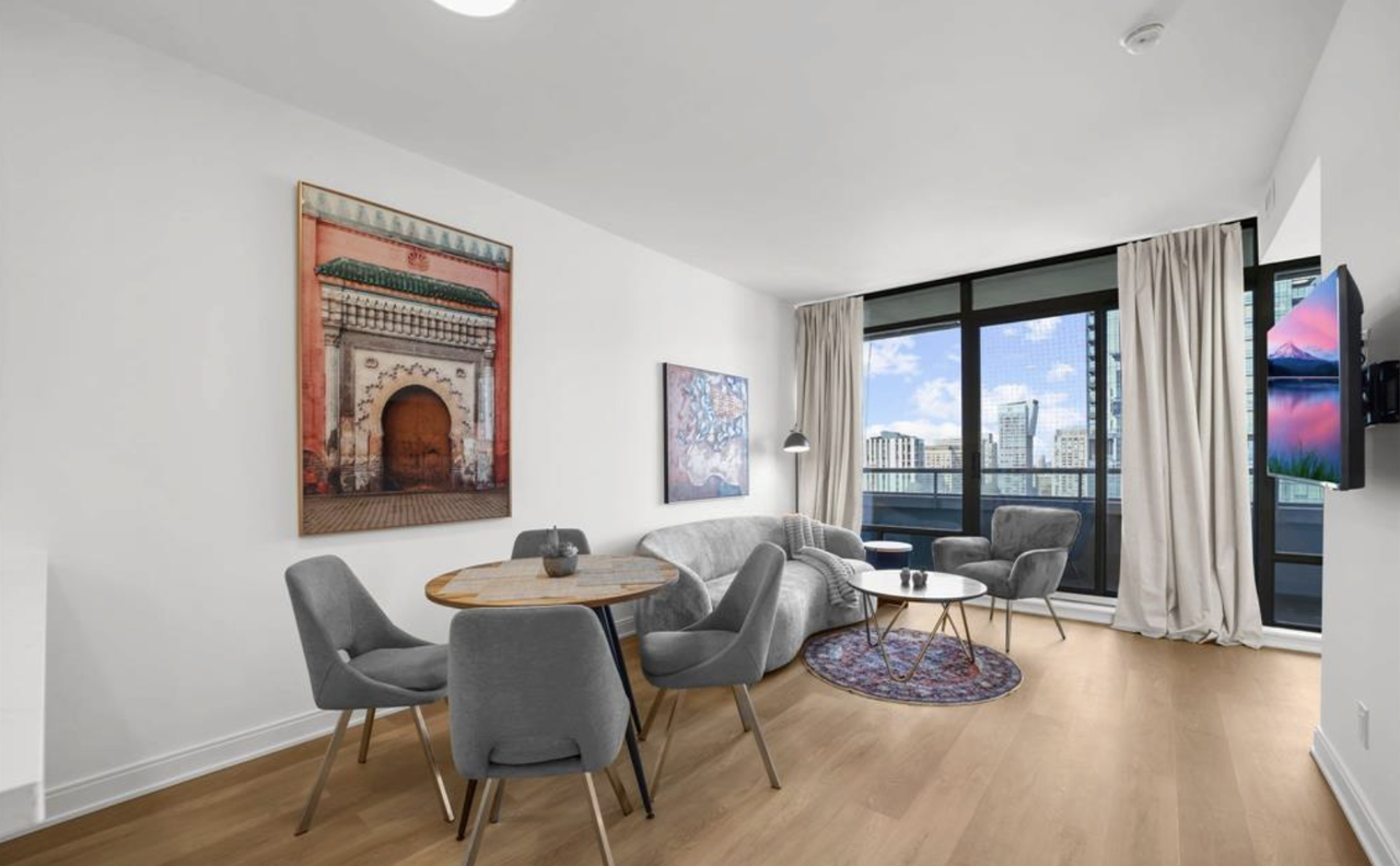 Yonge St & Yorkville Ave - Photo 4 of 15