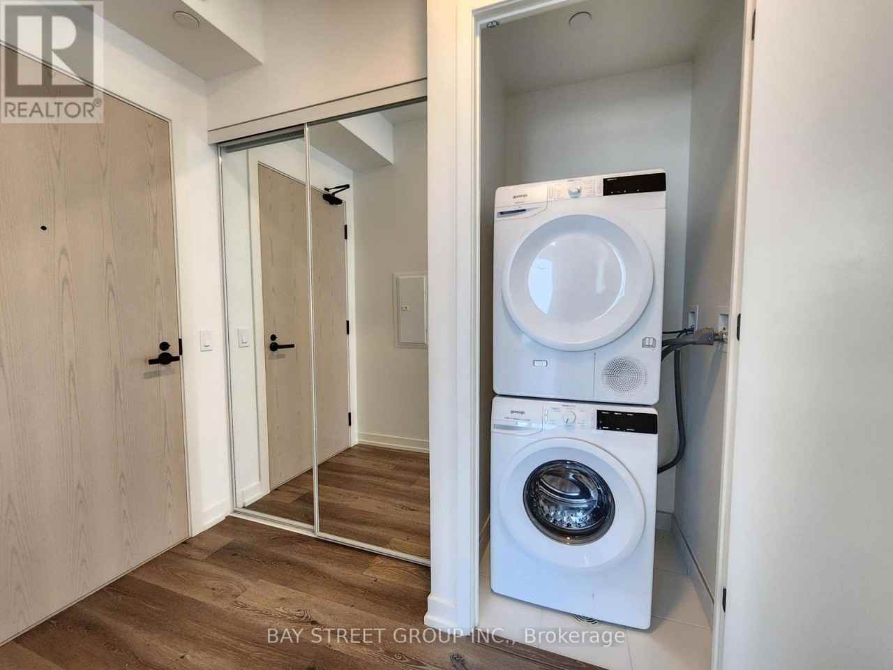 28 Interchange Way #2203 - Photo 4 of 11