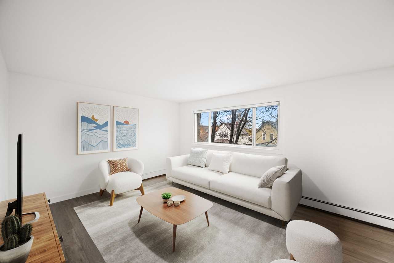 370 Talbot Avenue - Photo 3 of 16