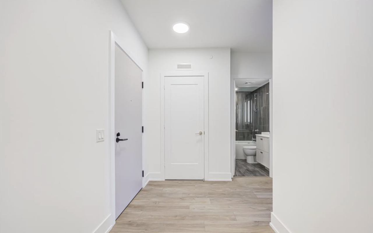 Ossington Ave & Dupont St - Photo 5 of 20