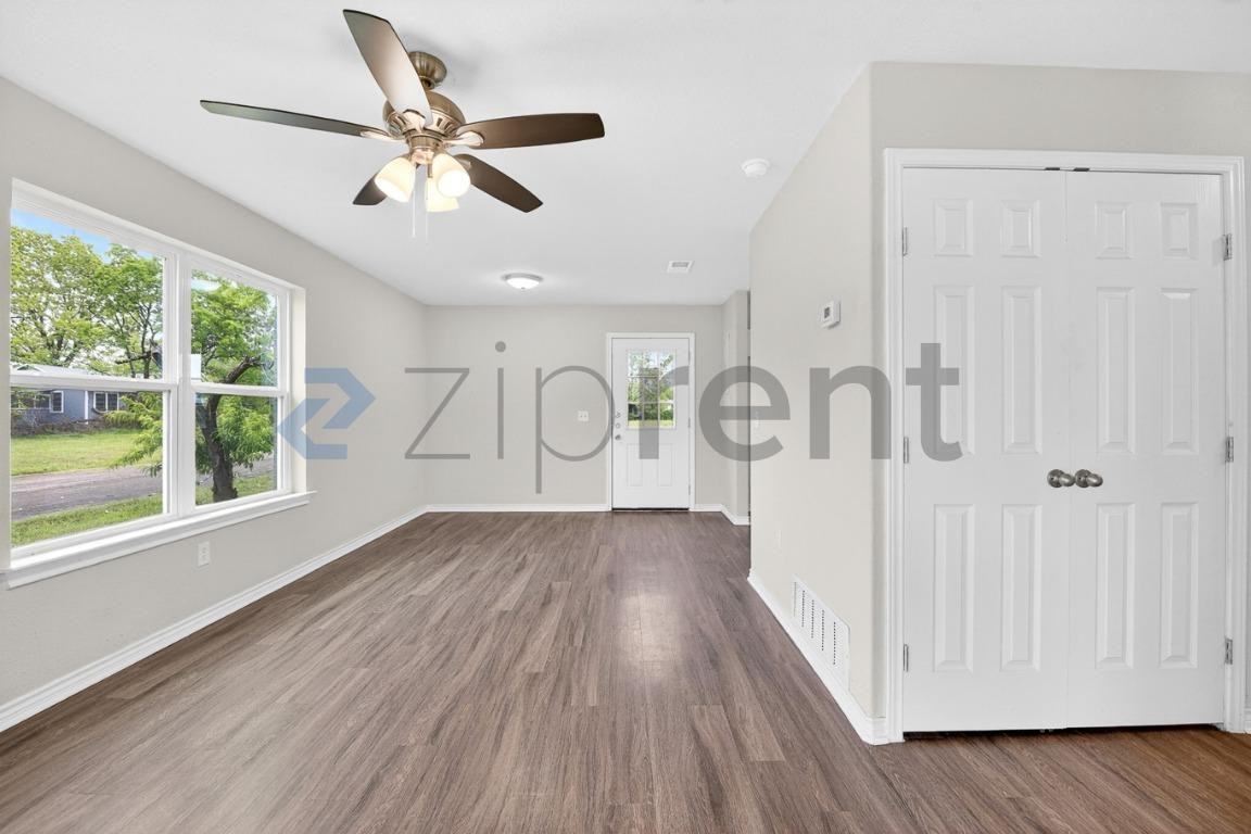 317 Jones St - Photo 6 of 21