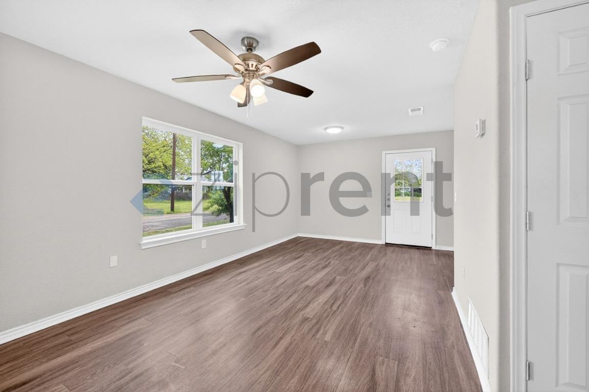 317 Jones St - Photo 7 of 21