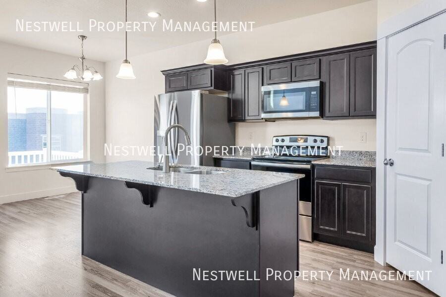 989 W Coral Charm Way - Photo 4 of 21