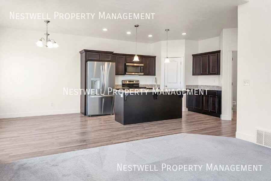 989 W Coral Charm Way - Photo 5 of 21