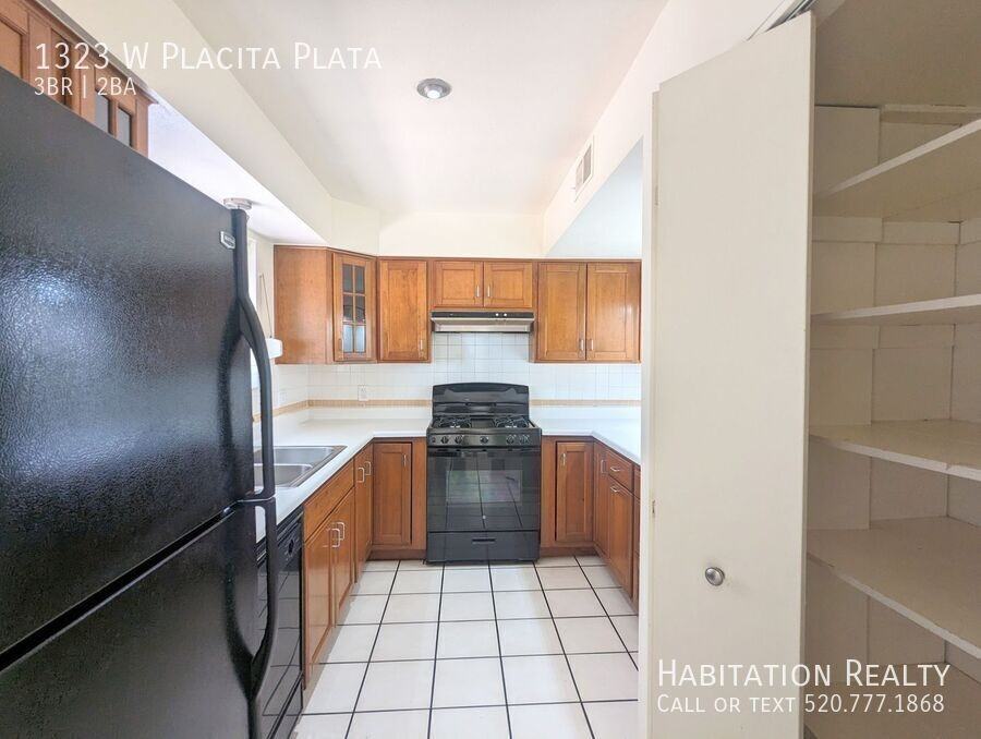 1323 W Placita Plata - Photo 2 of 23