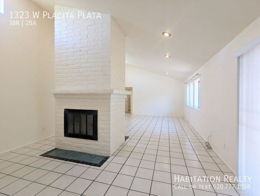 1323 W Placita Plata - Photo 4 of 23