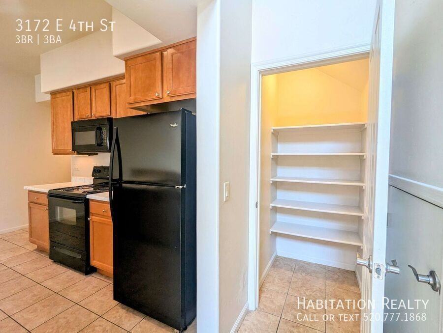 3172 E 4th St - Photo 2 of 24