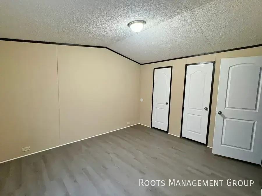 1909 S Anna St #25 - Photo 5 of 14