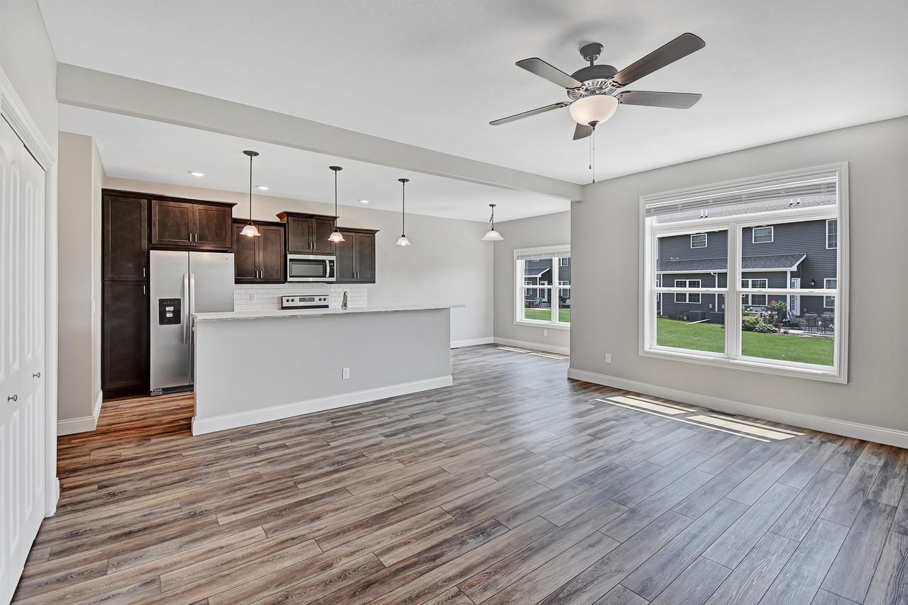 1202 Heather Dr #1202C - Photo 3 of 36