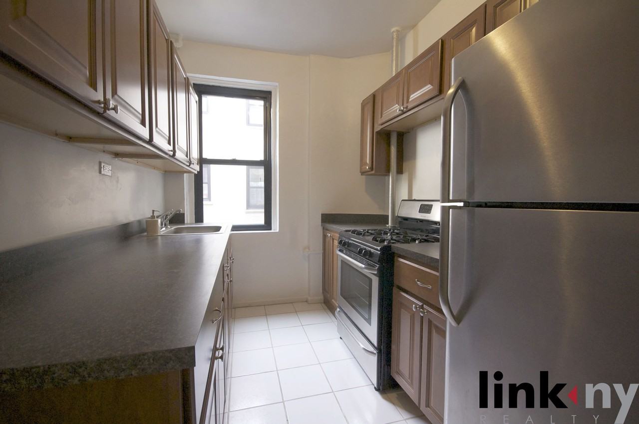 736 W 173 #C43 - Photo 2 of 12