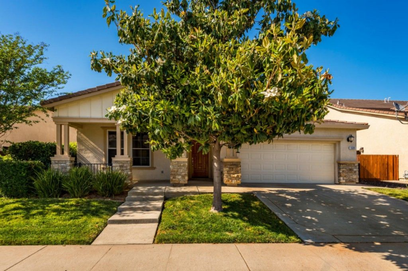 1689 Markdale Ln - Photo 2 of 17