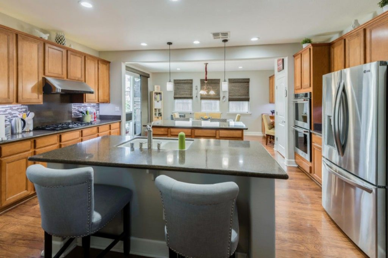 1689 Markdale Ln - Photo 5 of 17